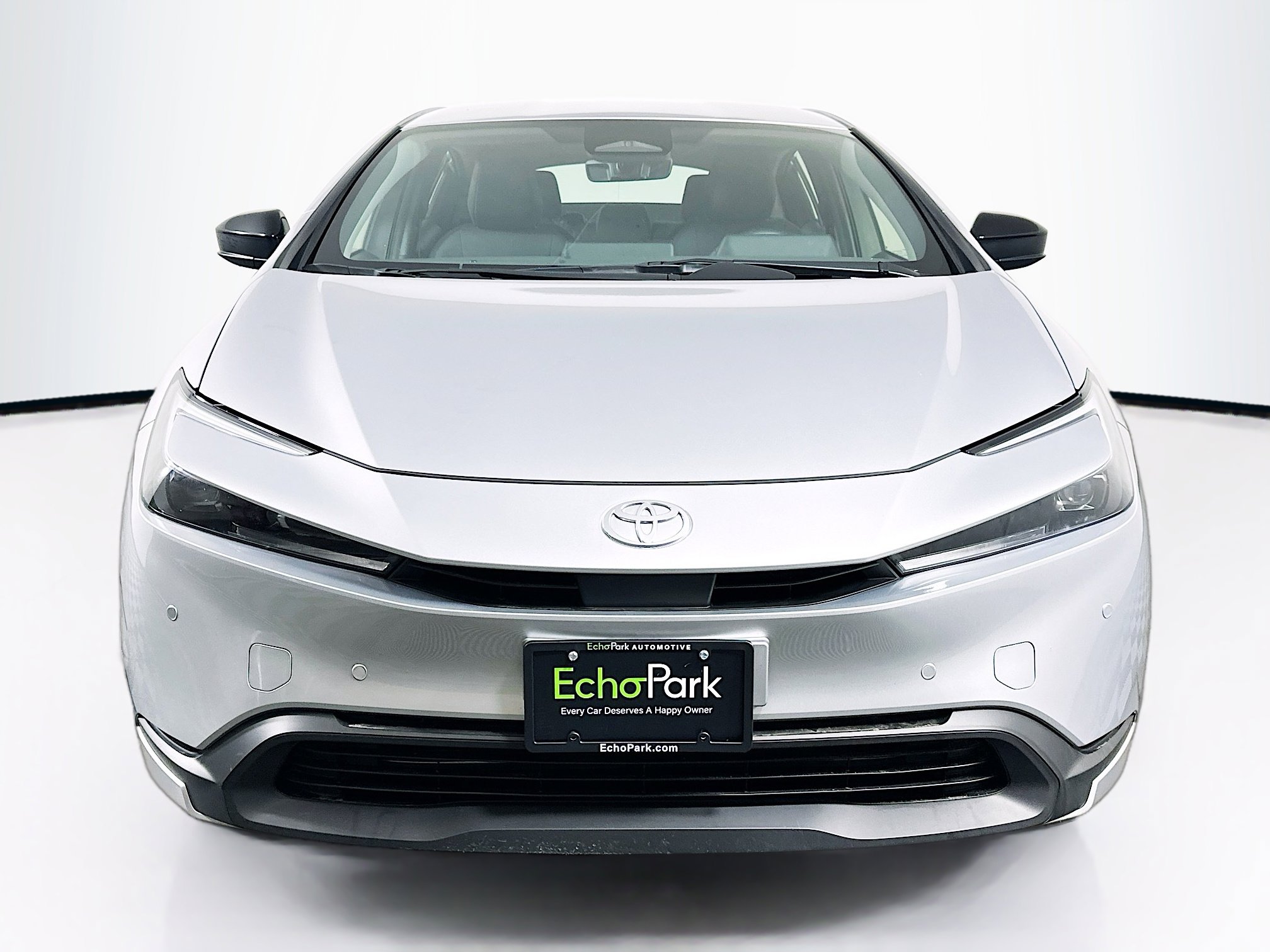 Used 2025 Toyota Prius LE image 2