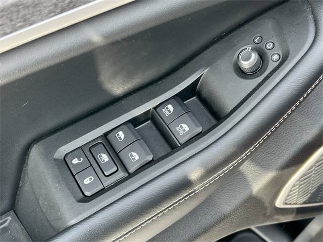 Used 2021 Jeep Grand Cherokee L Limited w/ Luxury Tech Group II image 18