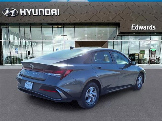 New 2025 Hyundai Elantra SE image 7