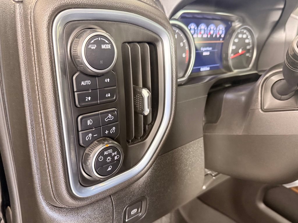 Used 2022 Chevrolet Silverado 1500 High Country AWD/4WD image 32