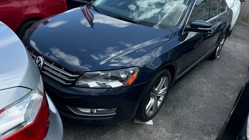 Used 2015 Volkswagen Passat TDI SE image 1
