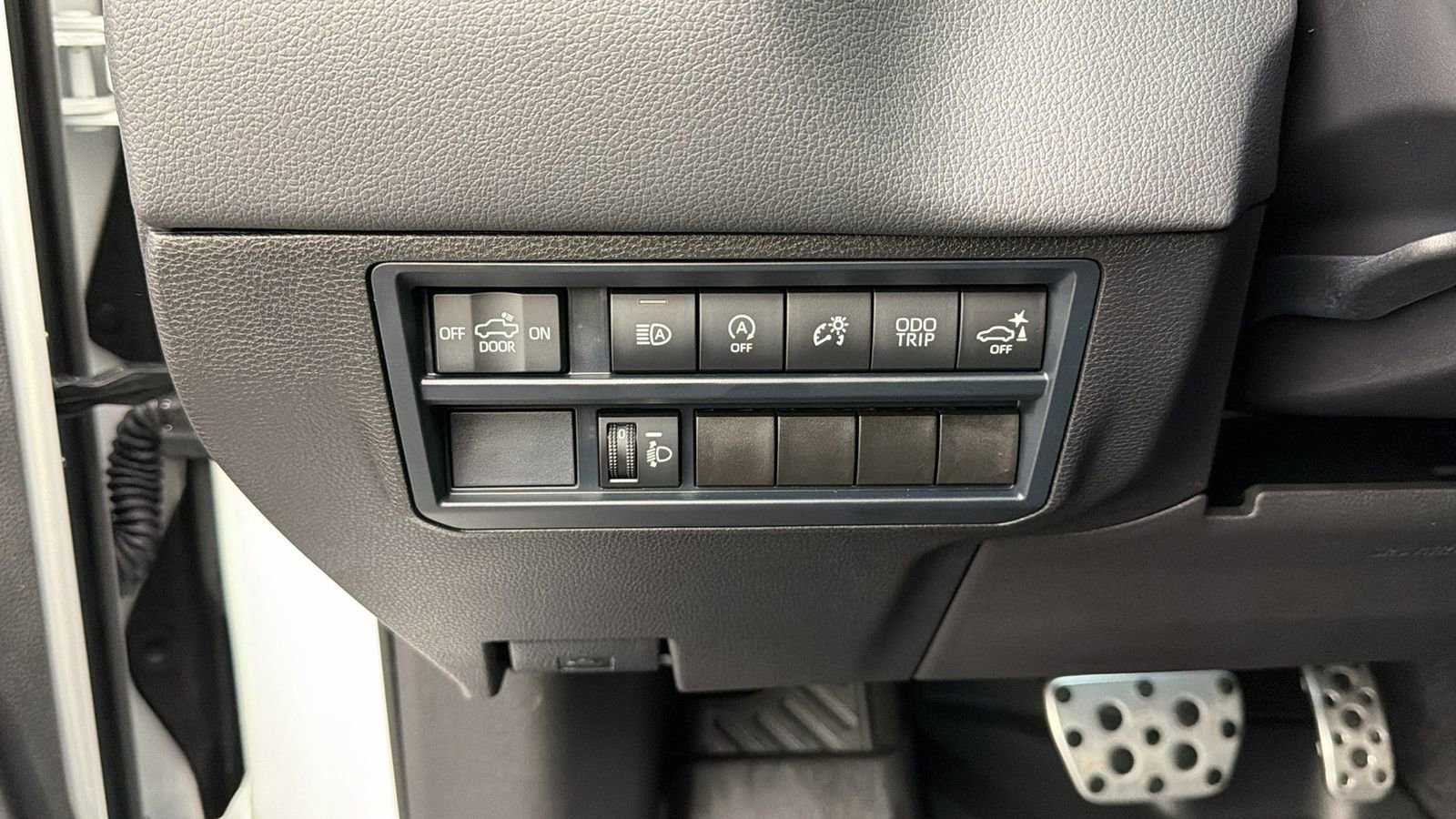 Used 2025 Toyota Tundra Limited w/ TRD Off-Road Package image 29