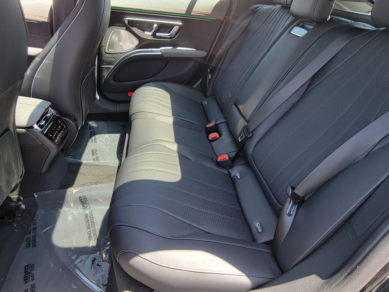 New 2023 Mercedes-Benz EQS 580 4MATIC Sedan image 5