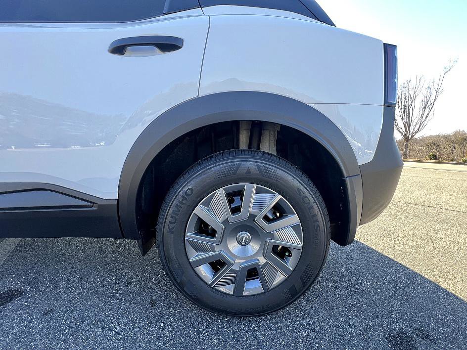 New 2026 Nissan Kicks S image 12