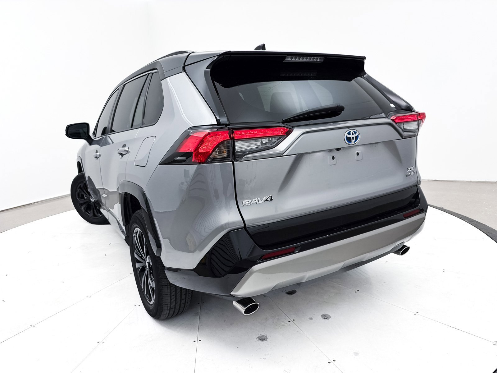 Used 2023 Toyota RAV4 XSE image 8