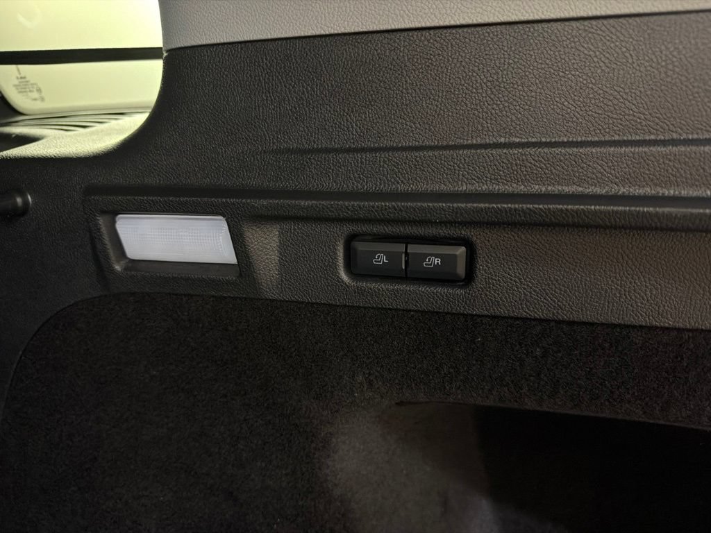 Used 2022 Lincoln Corsair AWD w/ Equipment Group 101A image 35