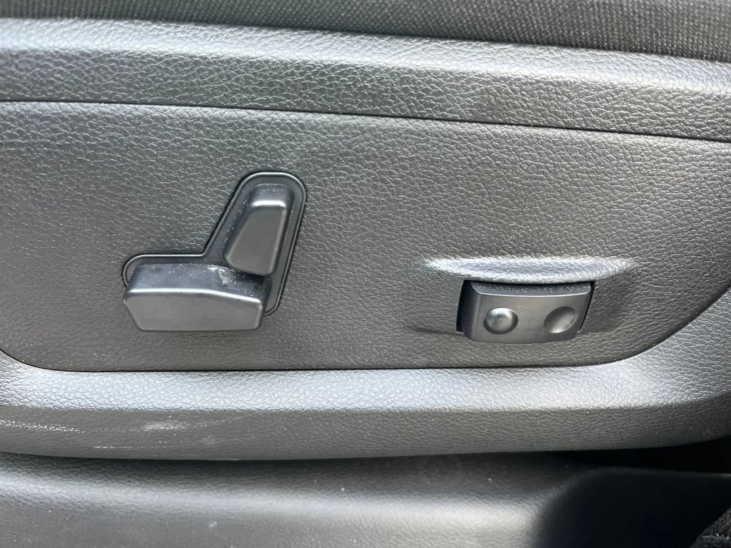 New 2026 RAM 3500 Big Horn AWD/4WD image 31
