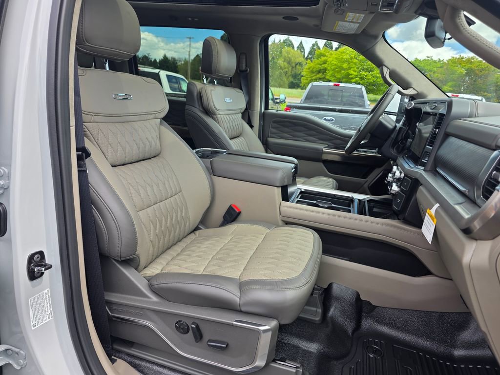 New 2026 Ford F450 Platinum w/ Platinum Plus Package AWD/4WD image 28