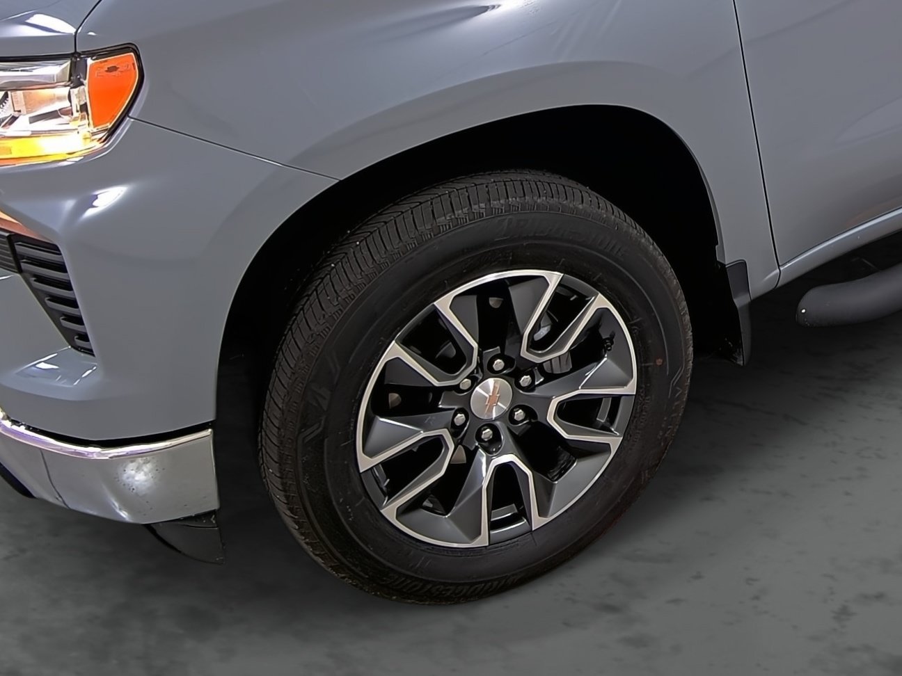 Used 2024 Chevrolet Silverado 1500 LT AWD/4WD image 7