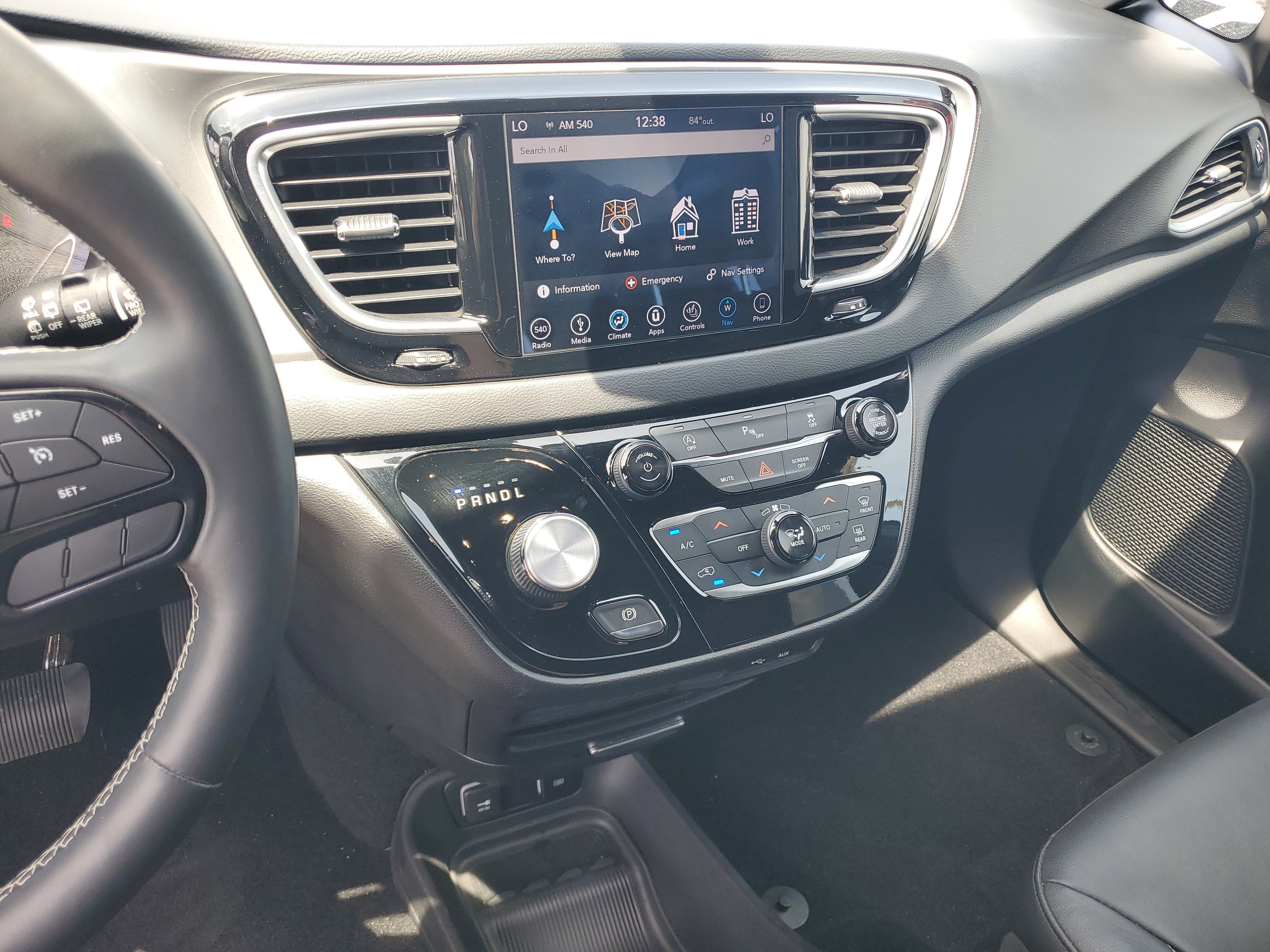 Used 2019 Chrysler Pacifica Touring-L w/ Premium Audio Group FWD image 22