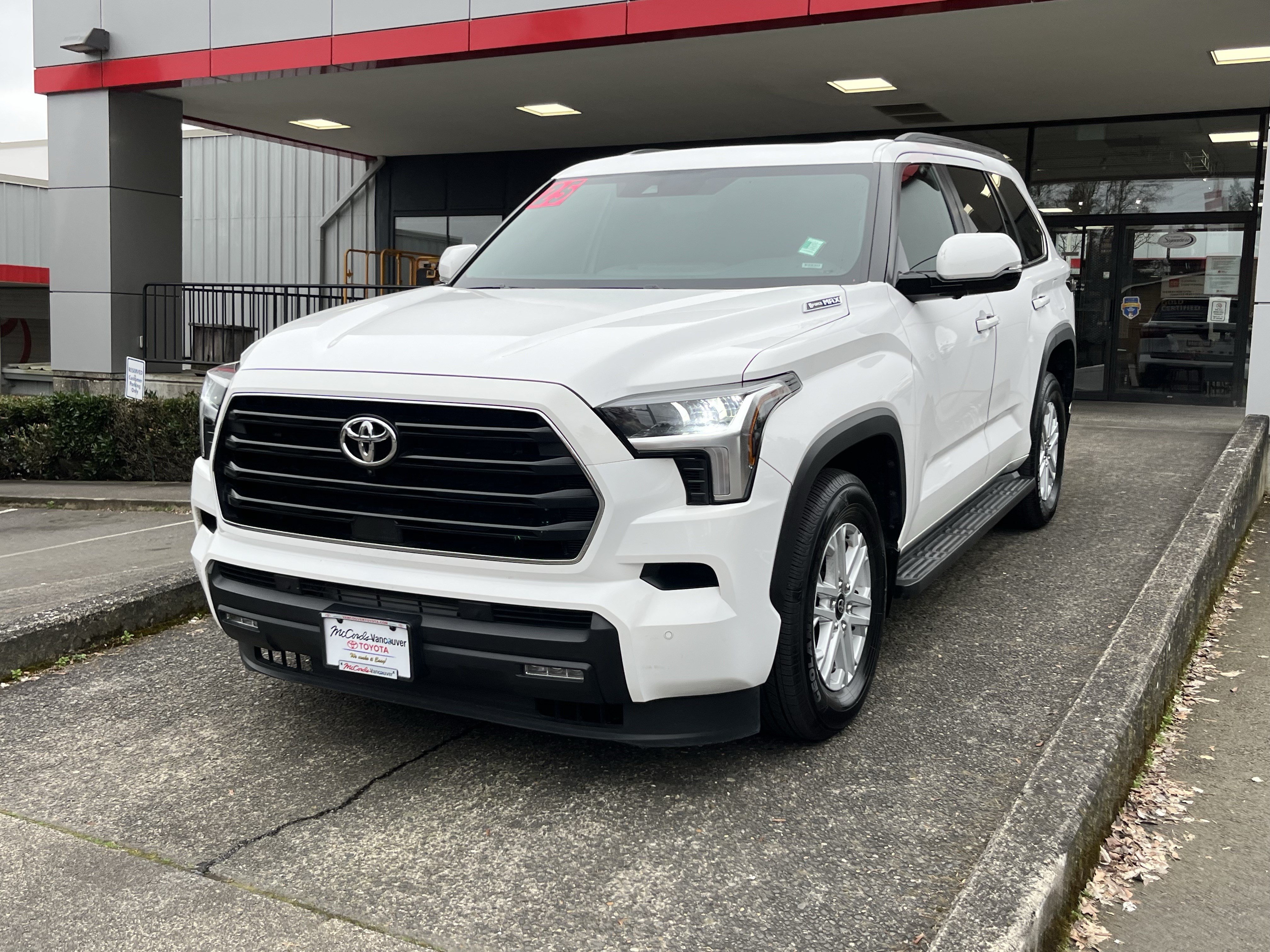 Certified 2025 Toyota Sequoia SR5 AWD/4WD image 4