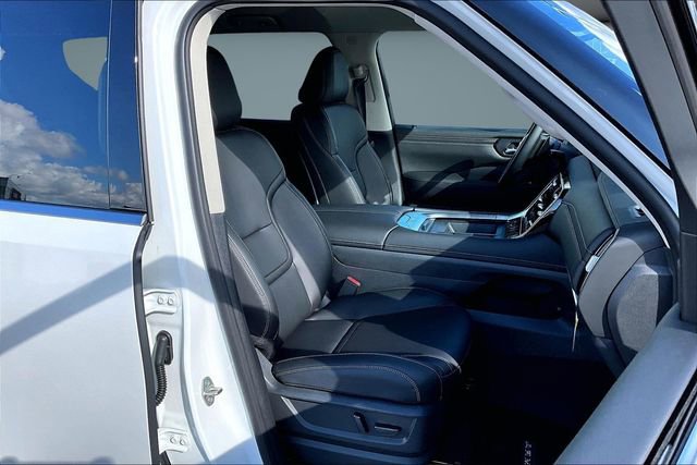 New 2026 Nissan Armada SV image 10