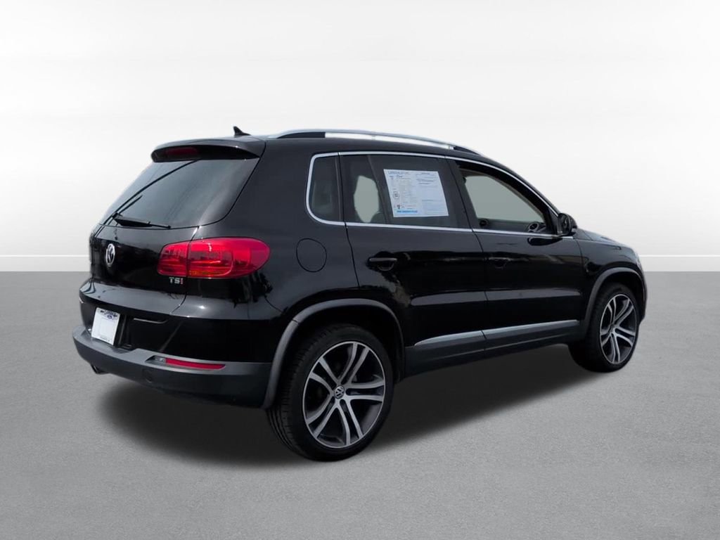 Used 2017 Volkswagen Tiguan SEL FWD image 6