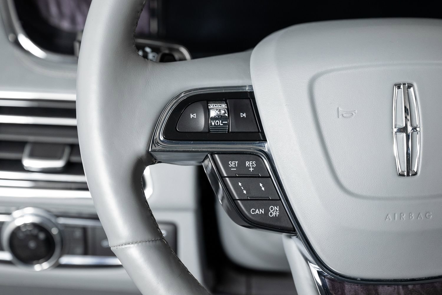 Used 2021 Lincoln Navigator Reserve w/ Cargo Convenience Package image 34