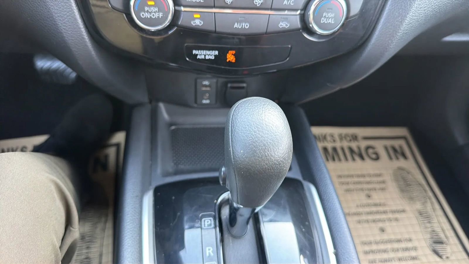 Used 2015 Nissan Rogue SV AWD/4WD image 30