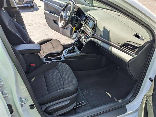 Used 2020 Hyundai Elantra SE w/ Cargo Package (C1) FWD image 18