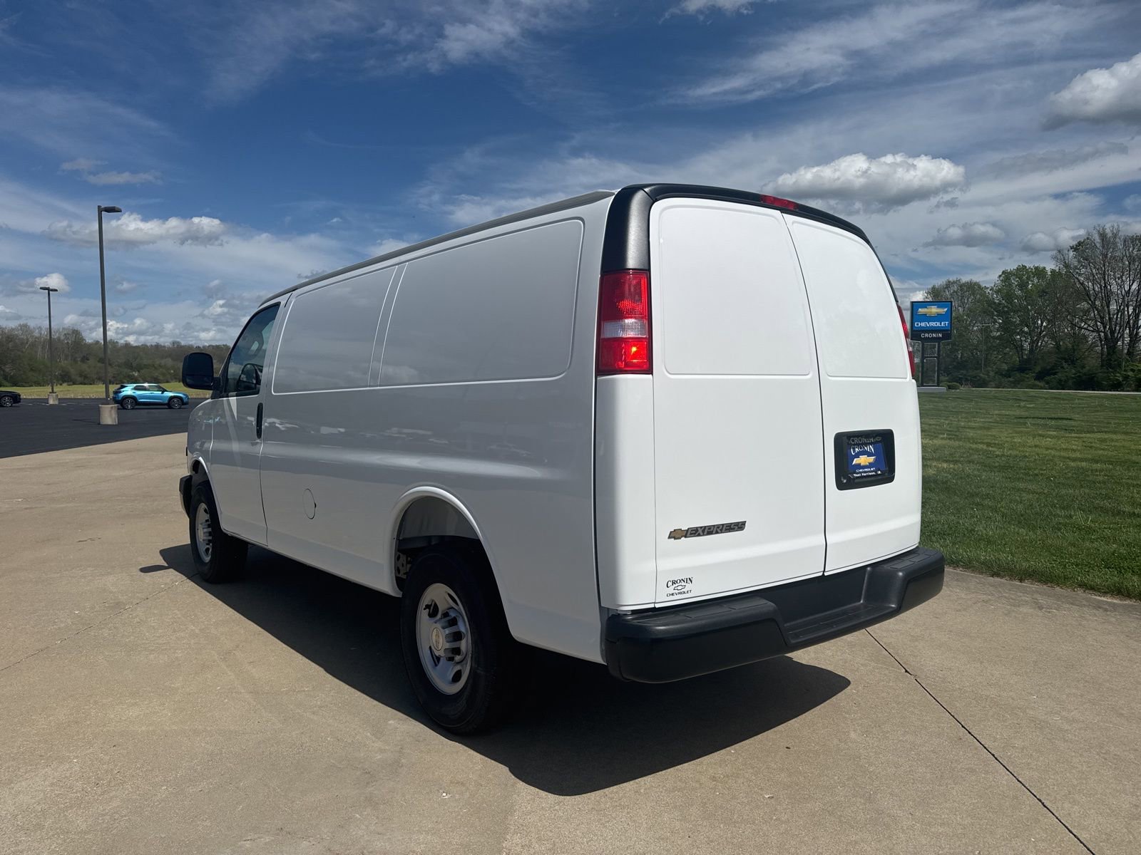 New 2026 Chevrolet Express 2500 w/ Driver Convenience Package RWD image 6