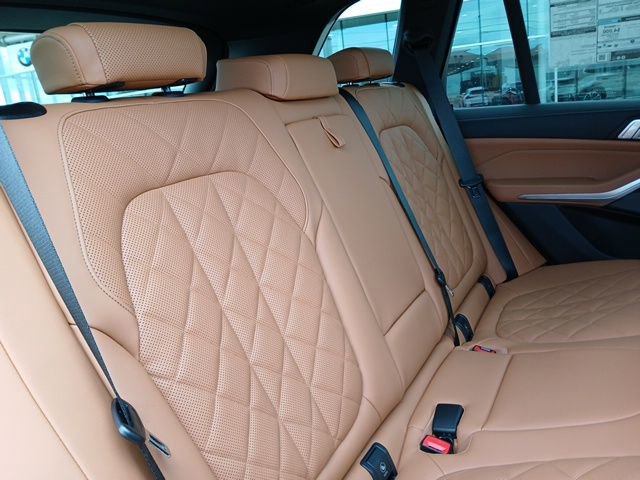 New 2026 BMW X5 sDrive40i image 12