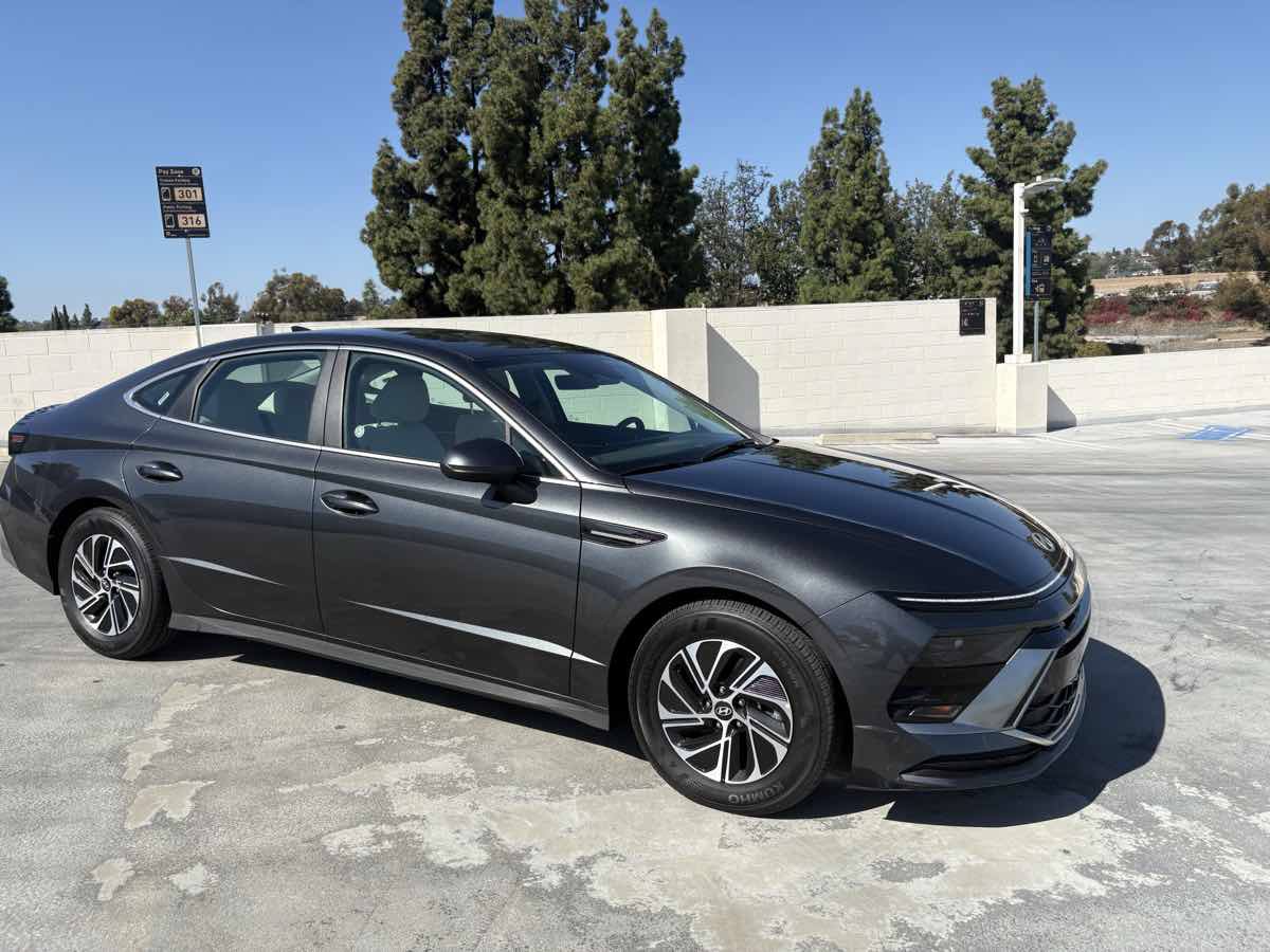 Used 2026 Hyundai Sonata Blue FWD image 36