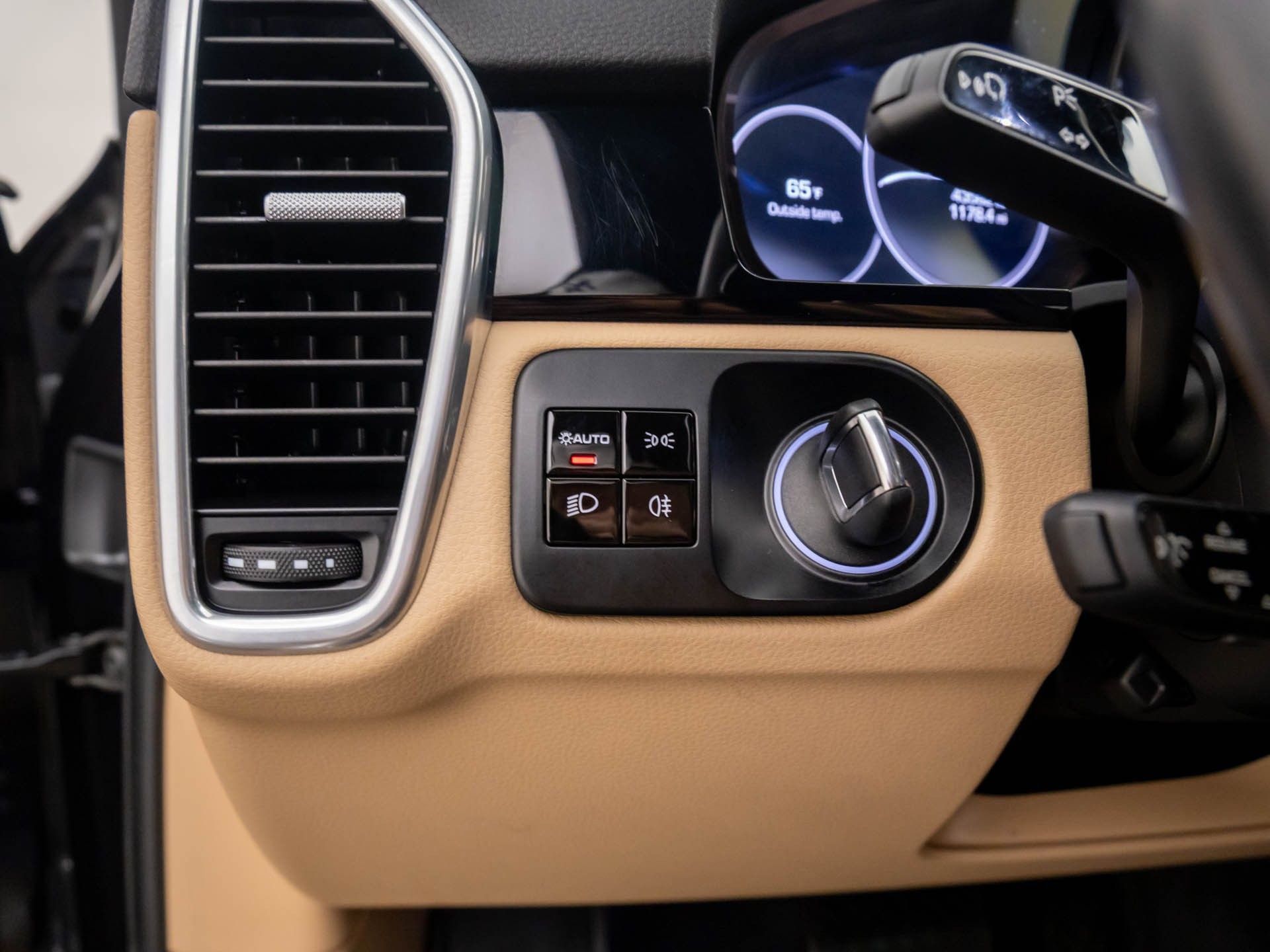 Certified 2020 Porsche Cayenne image 21