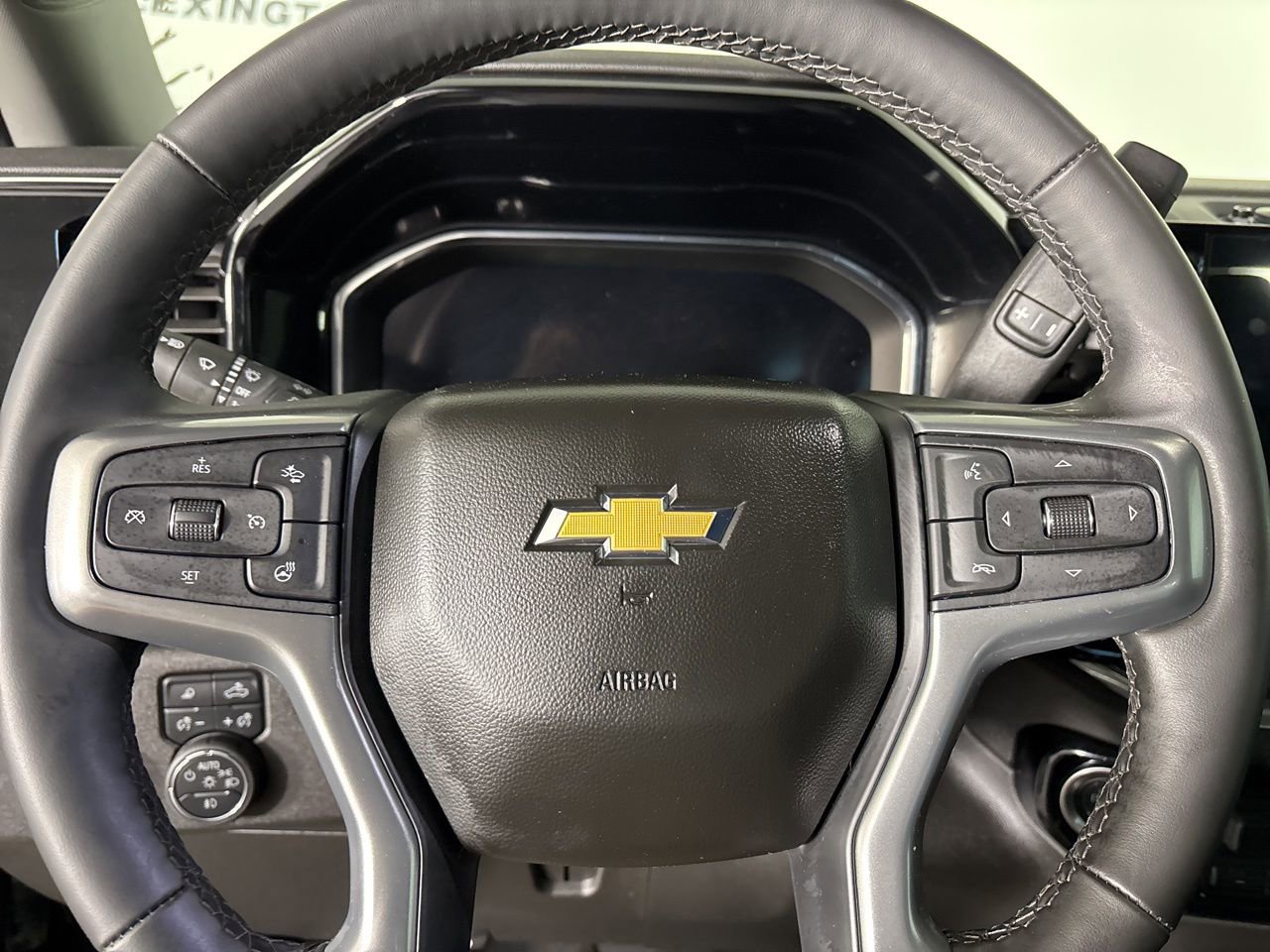 Used 2025 Chevrolet Silverado 3500 LTZ w/ LTZ Premium Package image 13