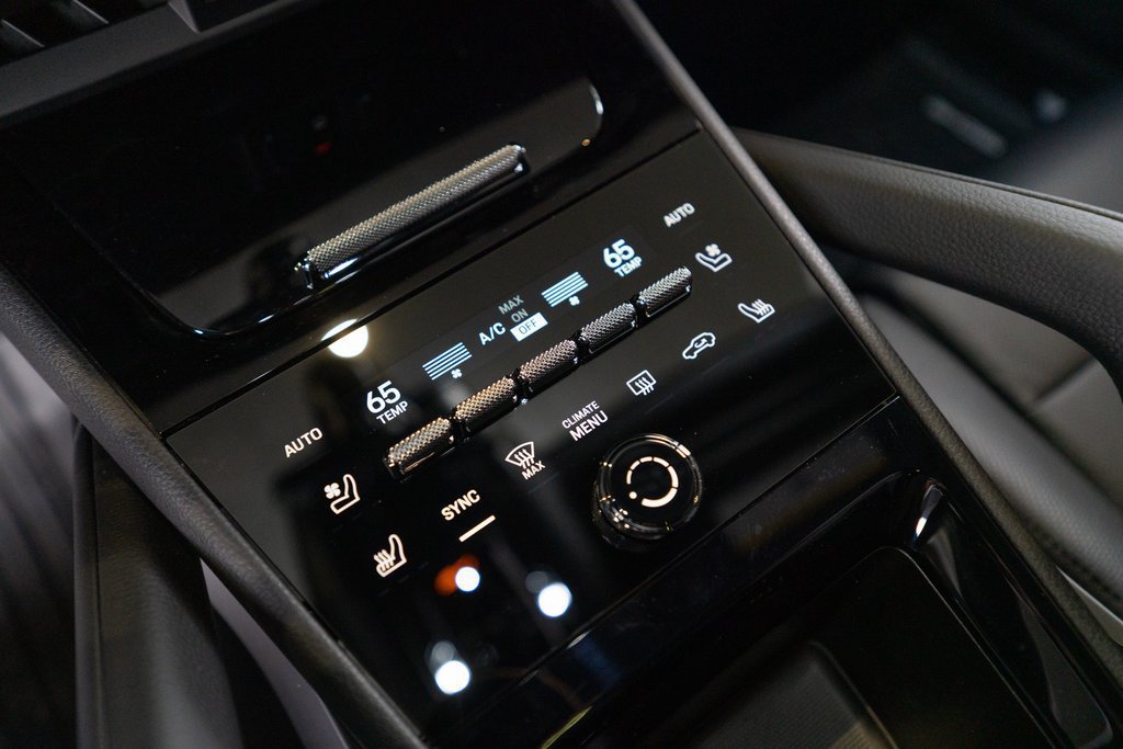 New 2025 Porsche Cayenne AWD/4WD image 25
