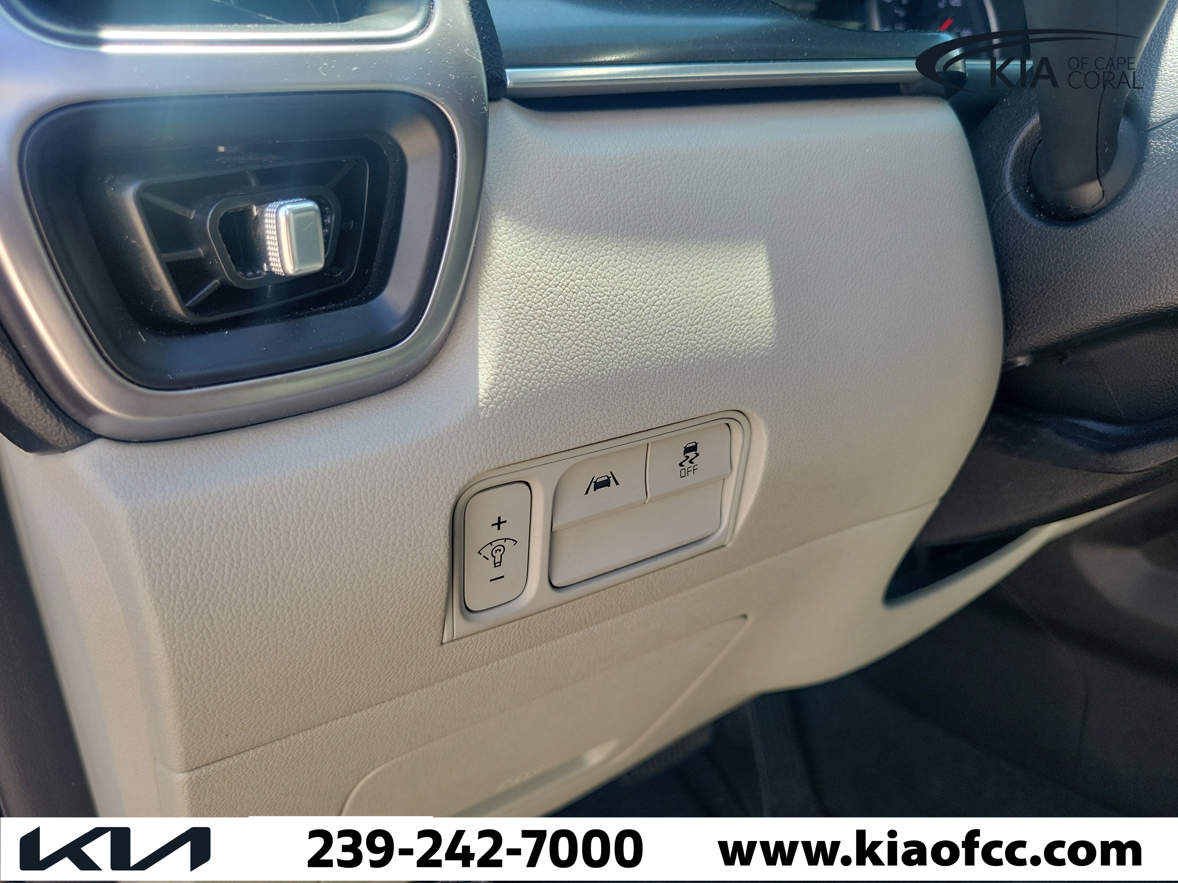 Certified 2023 Kia Sorento S w/ Panoramic Sunroof Package FWD image 28