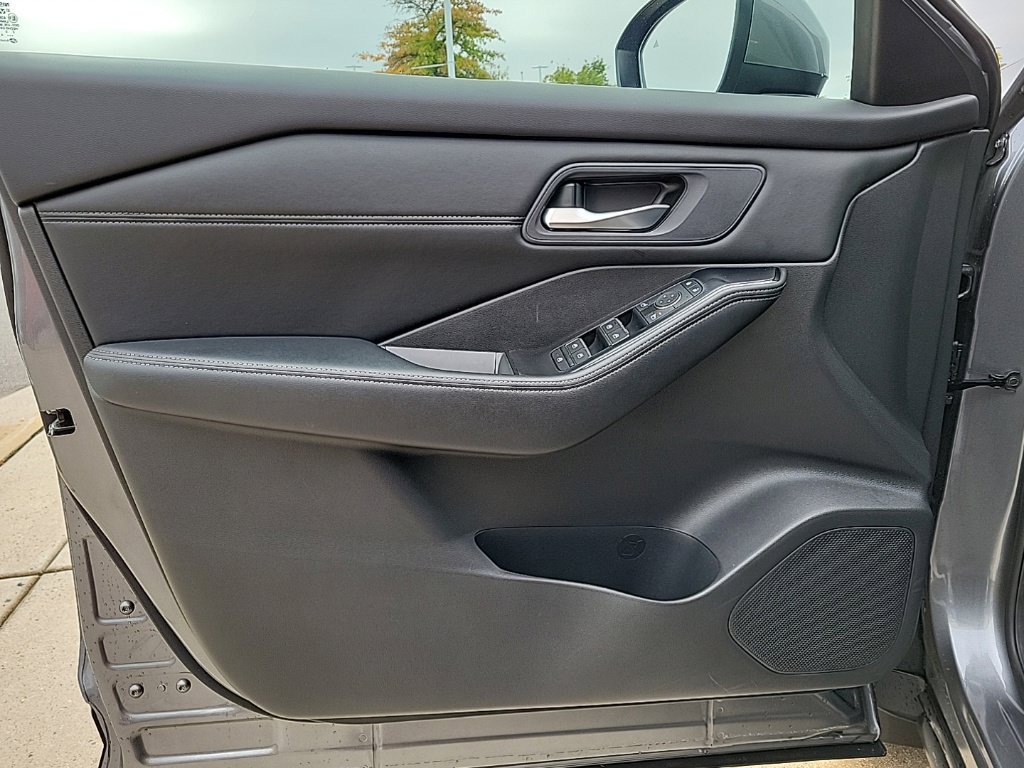Certified 2024 Nissan Rogue SL AWD/4WD image 30