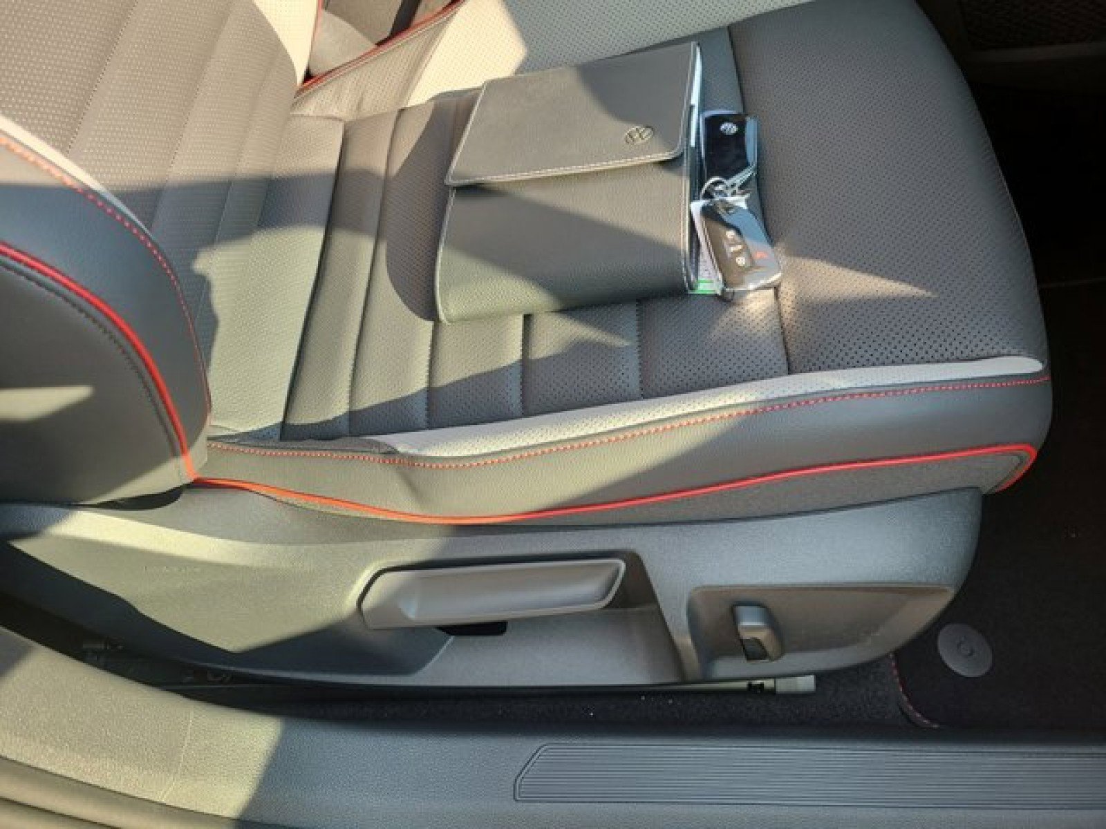 Used 2024 Volkswagen GTI SE image 23