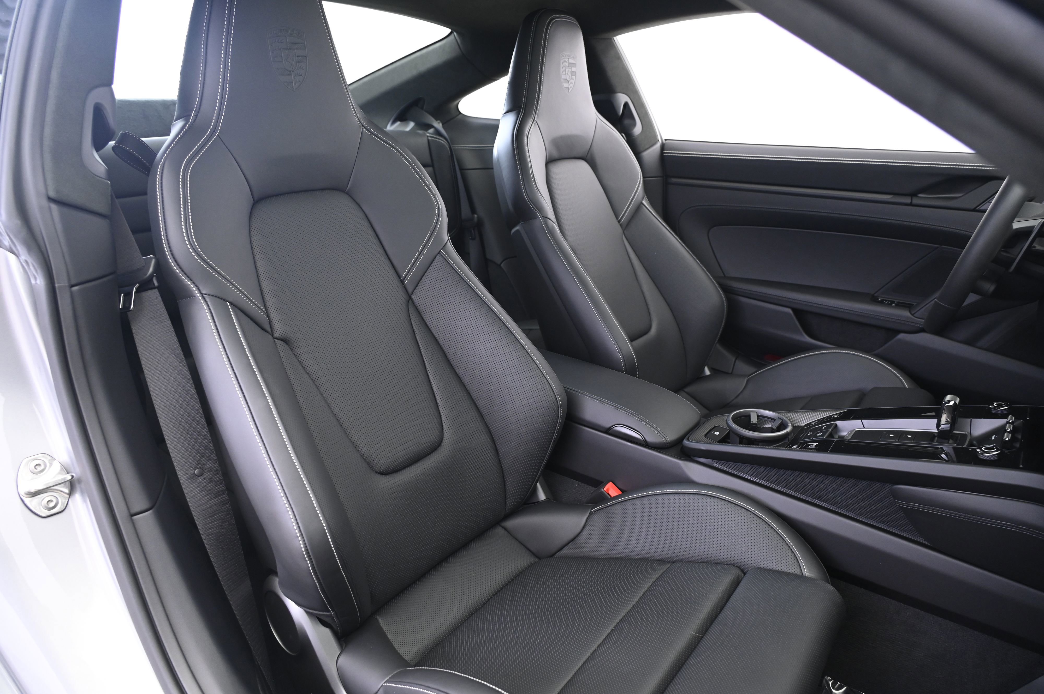 Certified 2025 Porsche 911 Carrera GTS RWD image 20
