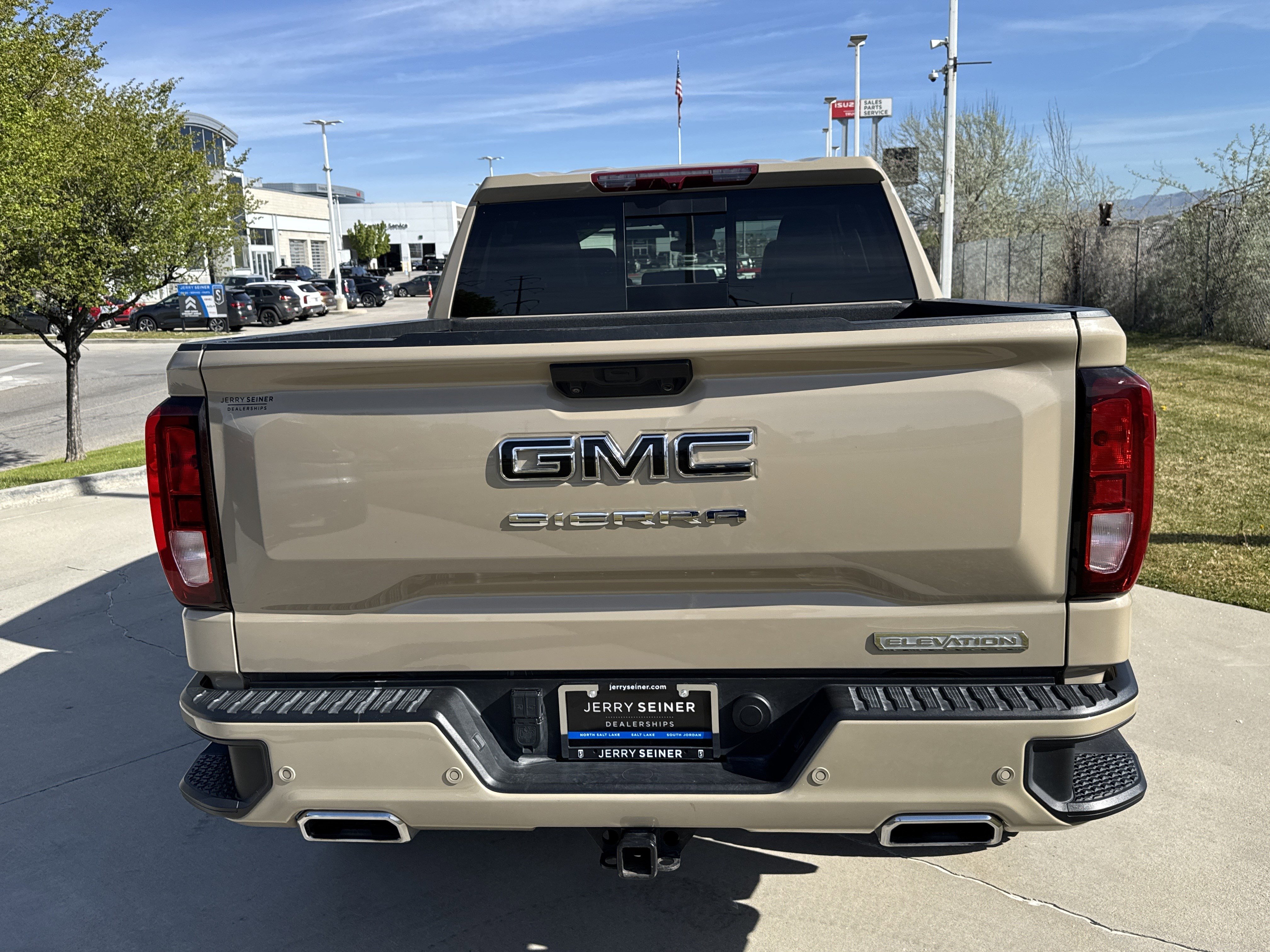 Used 2023 GMC Sierra 1500 Elevation w/ Elevation Premium Package image 4