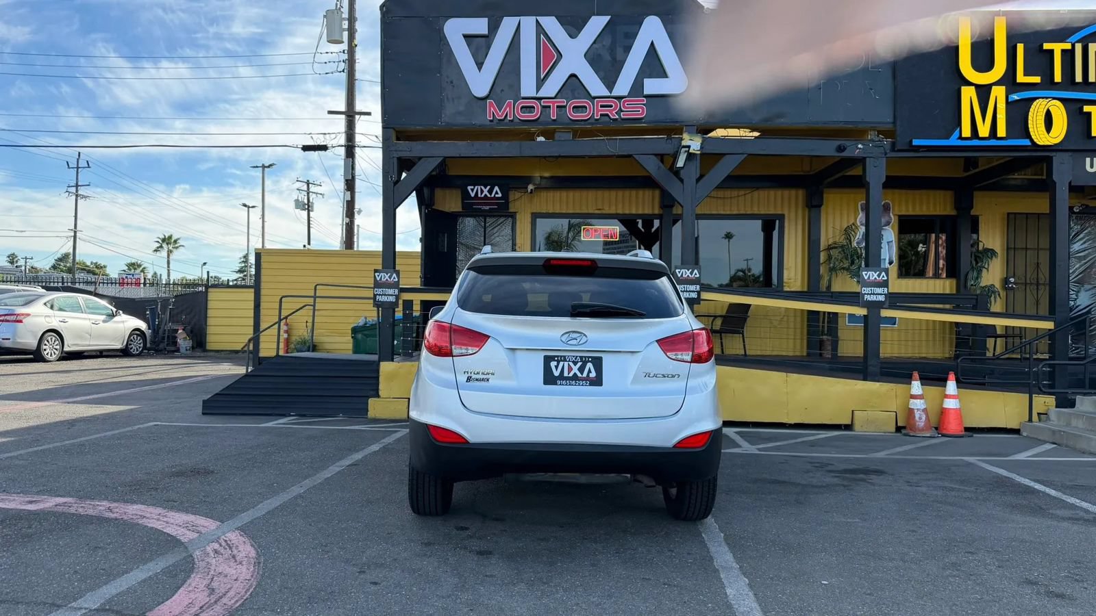 Used 2010 Hyundai Tucson GLS w/ Popular Equipment Pkg 2 FWD image 6