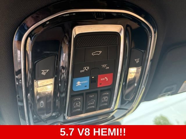 Used 2023 Jeep Grand Cherokee L Summit w/ Advanced Protech Group IV AWD/4WD image 17