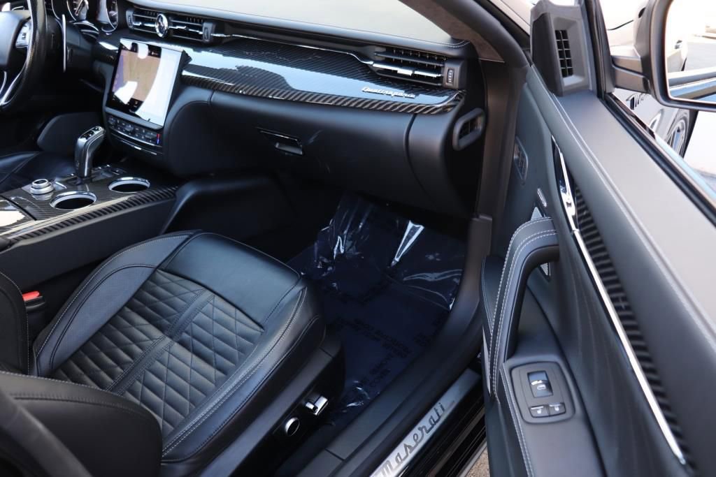 Used 2022 Maserati Quattroporte Modena image 32