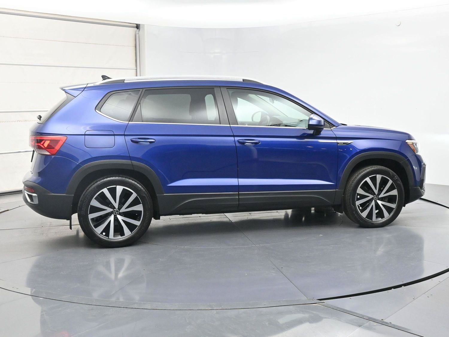 Used 2022 Volkswagen Taos SE w/ Panoramic Sunroof Package AWD/4WD image 24