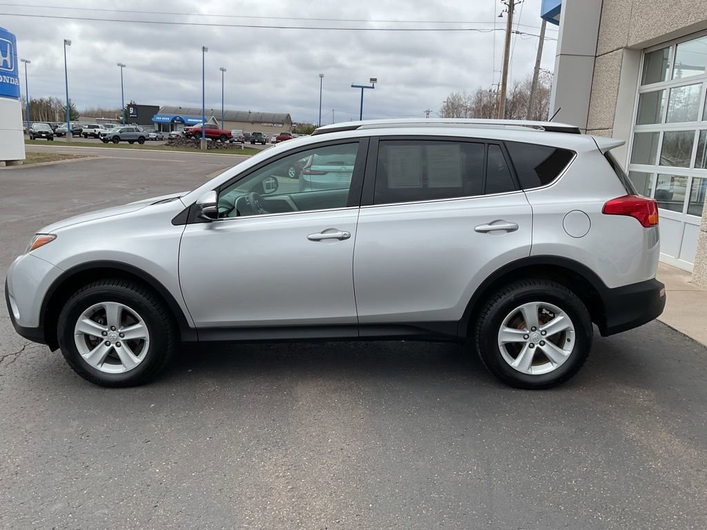 Used 2013 Toyota RAV4 XLE AWD/4WD image 8