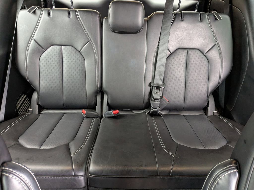 Used 2025 Chrysler Pacifica Select image 29