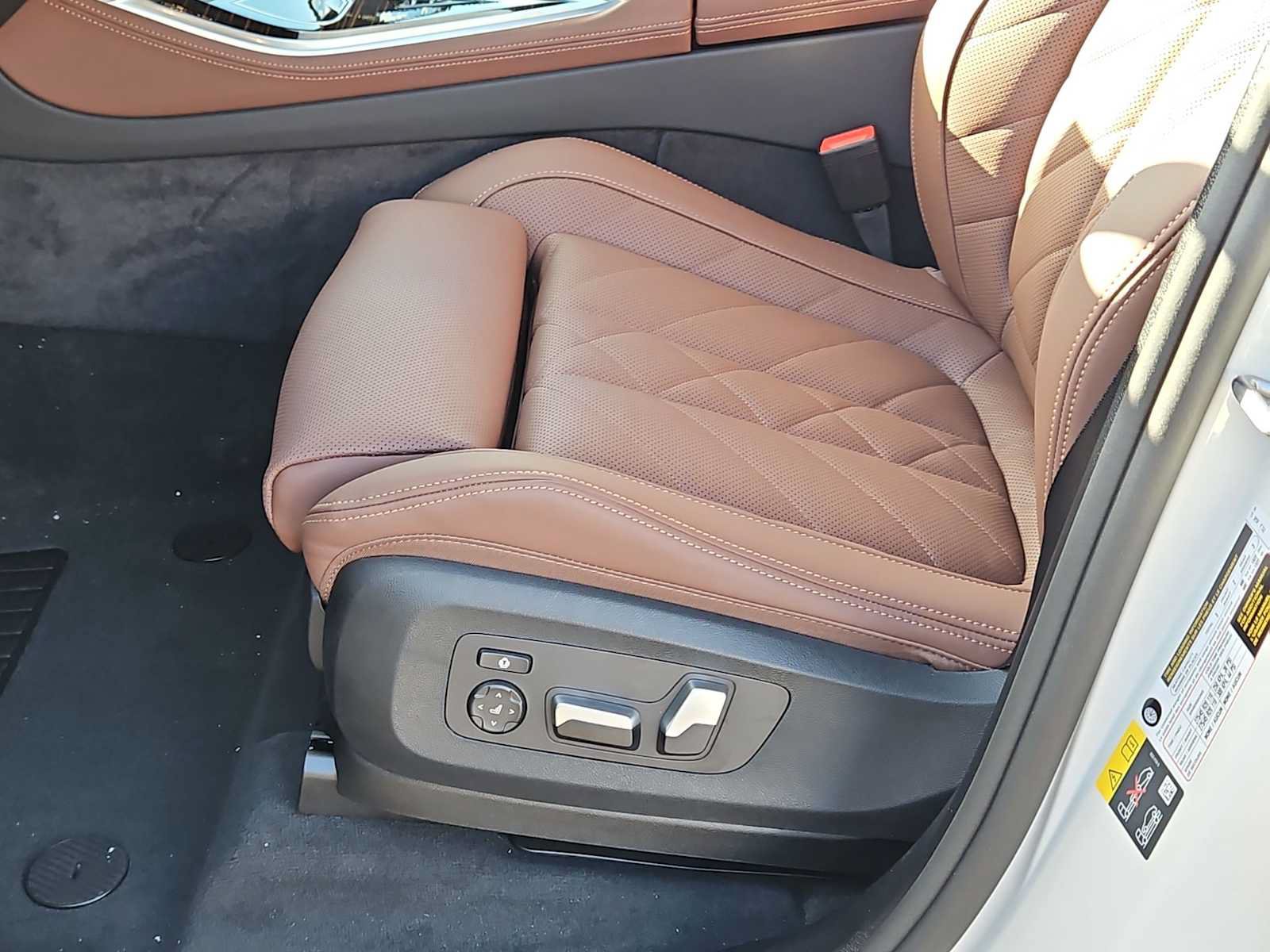 Used 2026 BMW X5 xDrive50e w/ M Sport Package AWD/4WD image 18