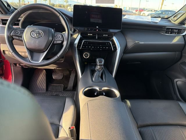 Used 2023 Toyota Venza Limited image 14