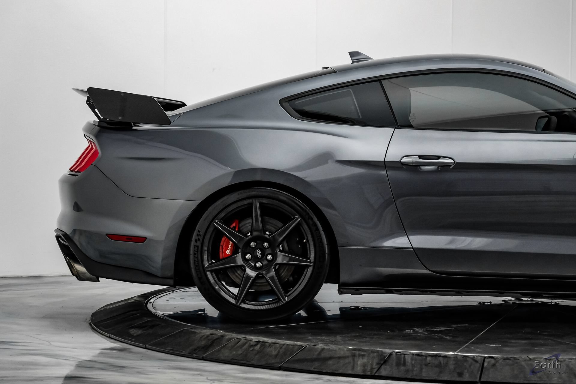 Used 2021 Ford Mustang Shelby GT500 w/ Carbon Fiber Track Pack RWD image 26