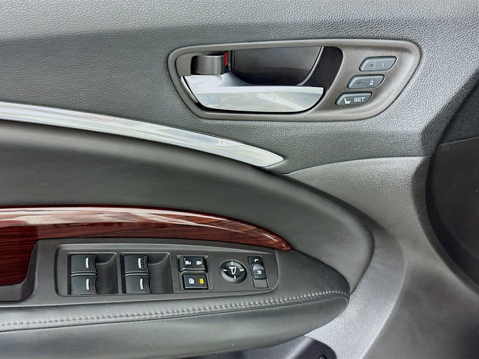 Used 2016 Acura MDX SH-AWD image 18