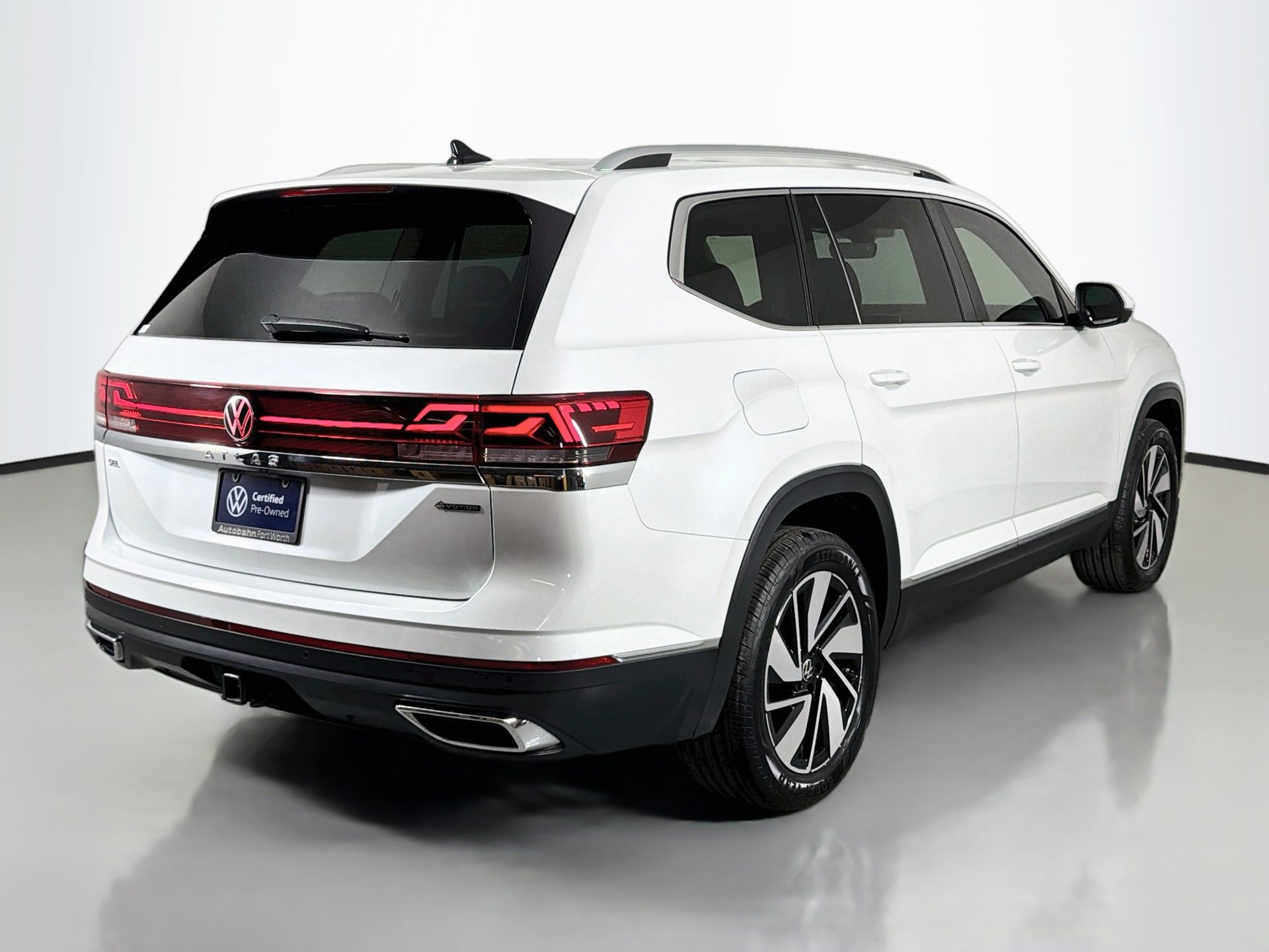 Certified 2025 Volkswagen Atlas SEL AWD/4WD image 5