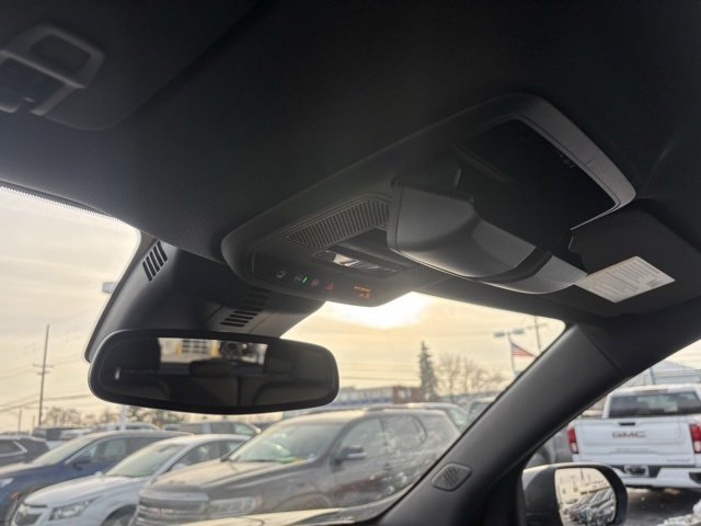 Used 2024 GMC Acadia AT4 image 28