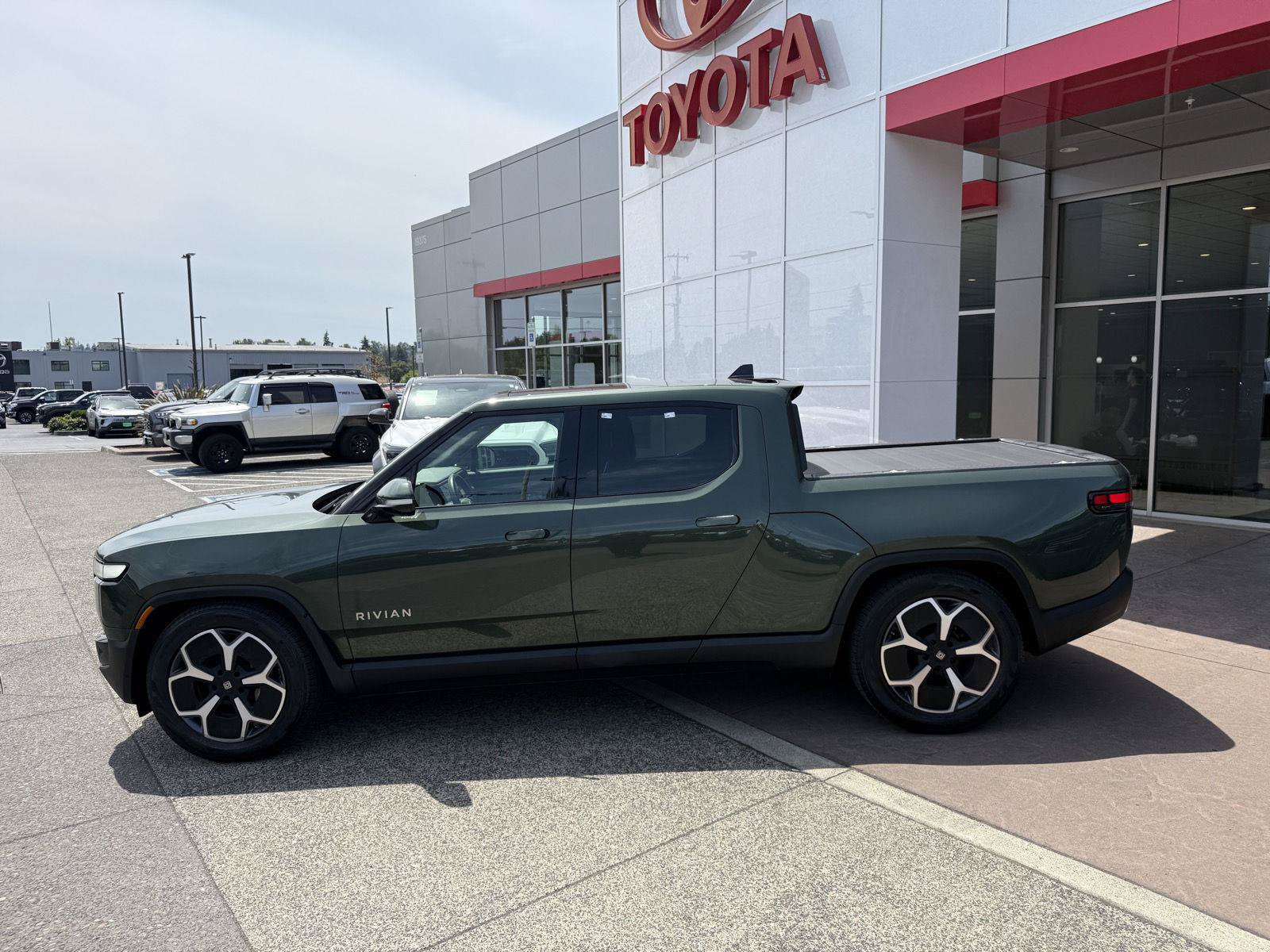 Used 2023 Rivian R1T Adventure AWD/4WD image 3