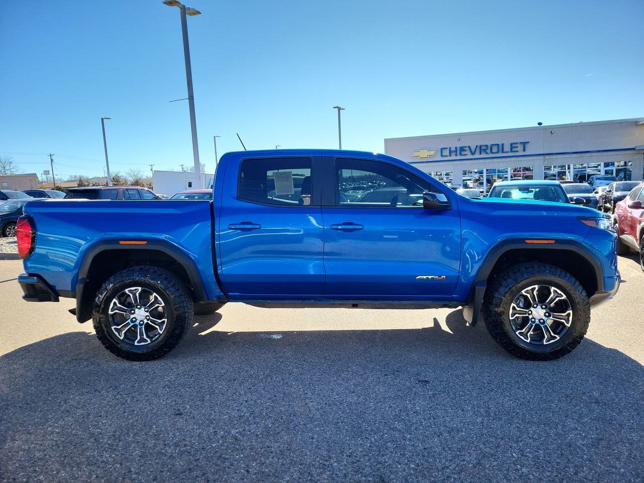 Used 2023 GMC Canyon AT4 image 9