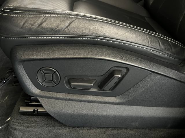 Used 2019 Audi Q8 Prestige AWD/4WD image 36
