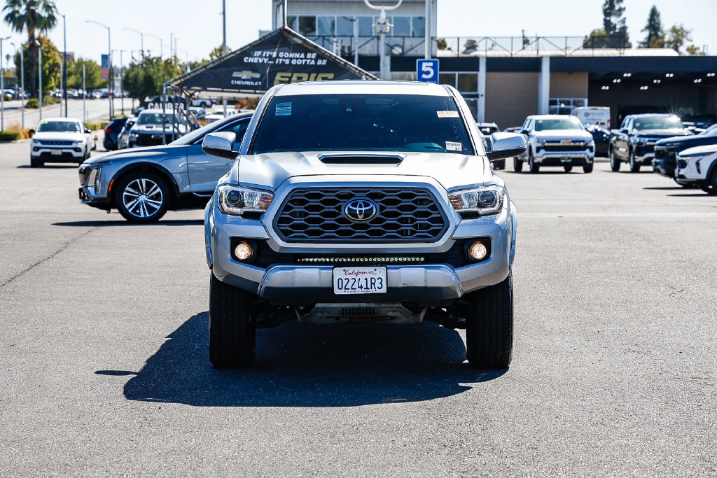 Used 2022 Toyota Tacoma TRD Sport w/ TRD Premium Sport Package AWD/4WD image 6
