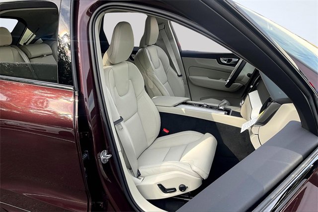 New 2026 Volvo XC60 B5 Ultra w/ Climate Package image 11