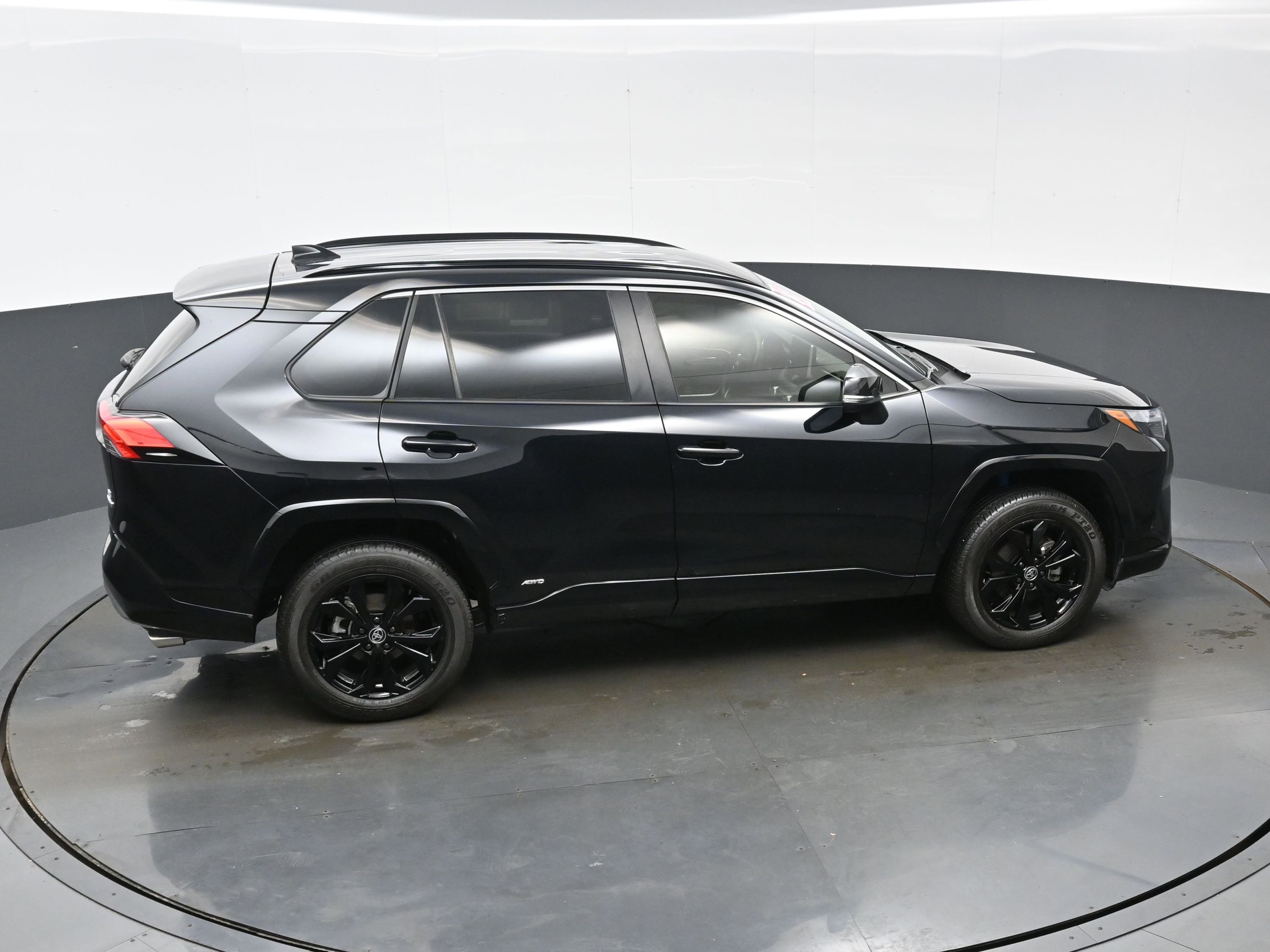 Used 2023 Toyota RAV4 SE w/ SE Grade Weather Package AWD/4WD image 41