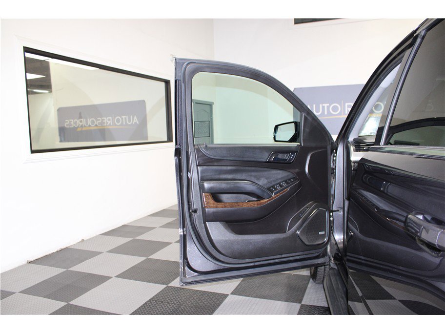 Used 2016 Chevrolet Suburban LT image 11